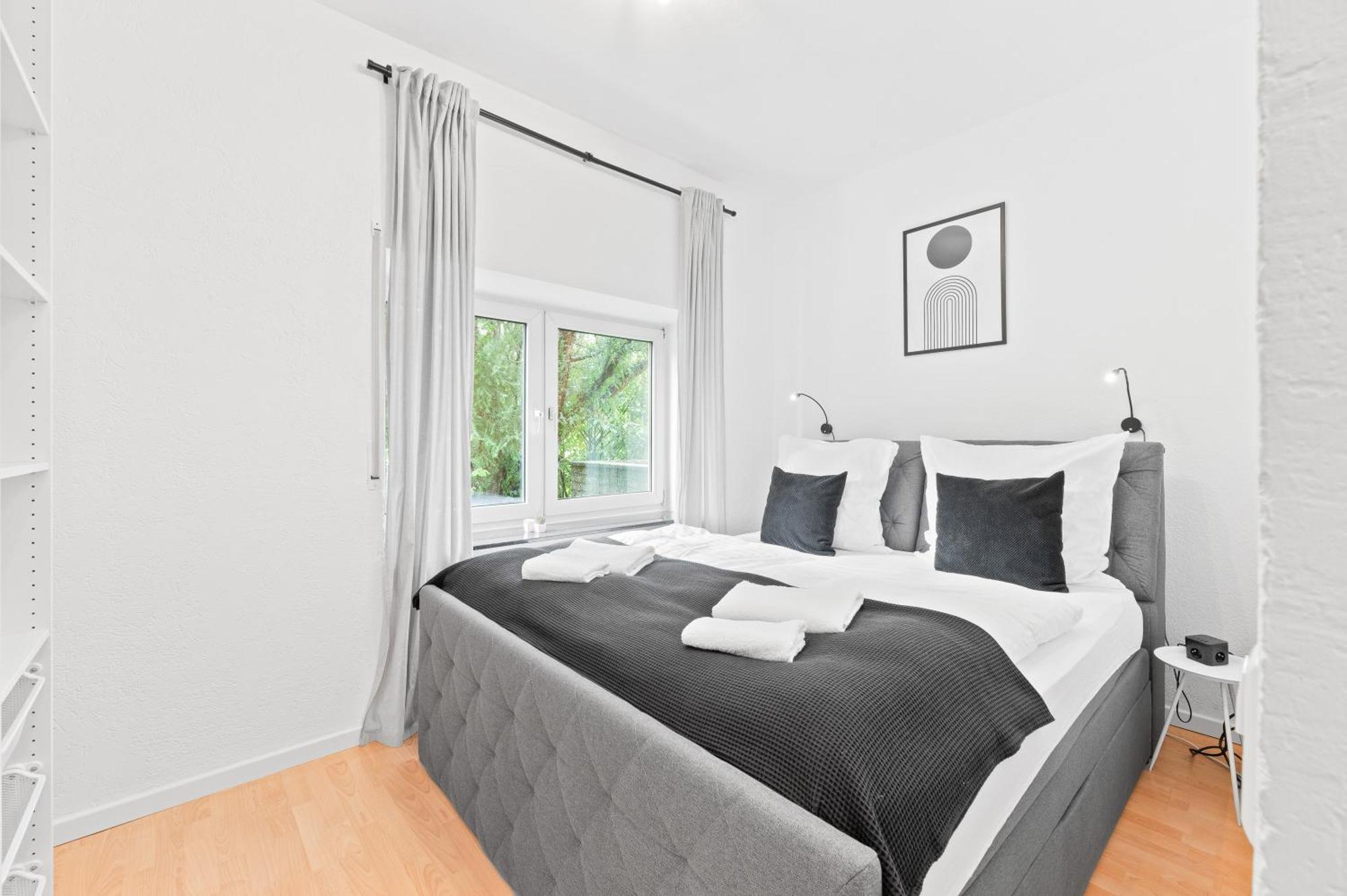 Kingsize Bett, Terrasse, Netflix, Zwei Zimmer Pforzheim Kültér fotó