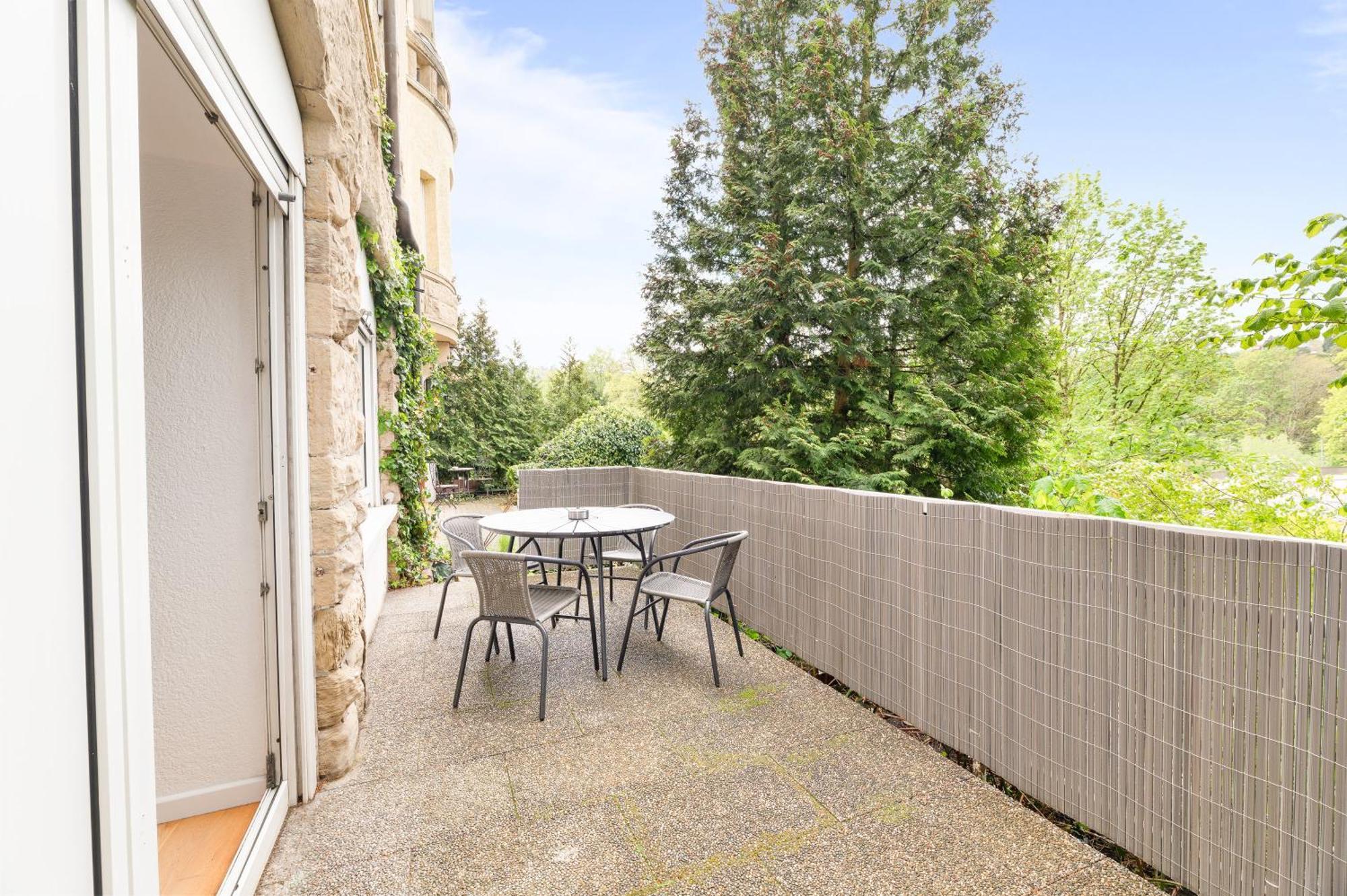 Kingsize Bett, Terrasse, Netflix, Zwei Zimmer Pforzheim Kültér fotó
